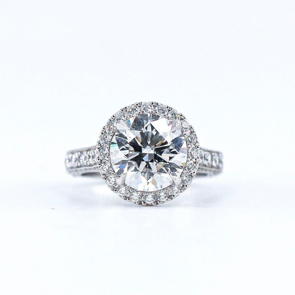 Round Halo Diamond Engagement Rings