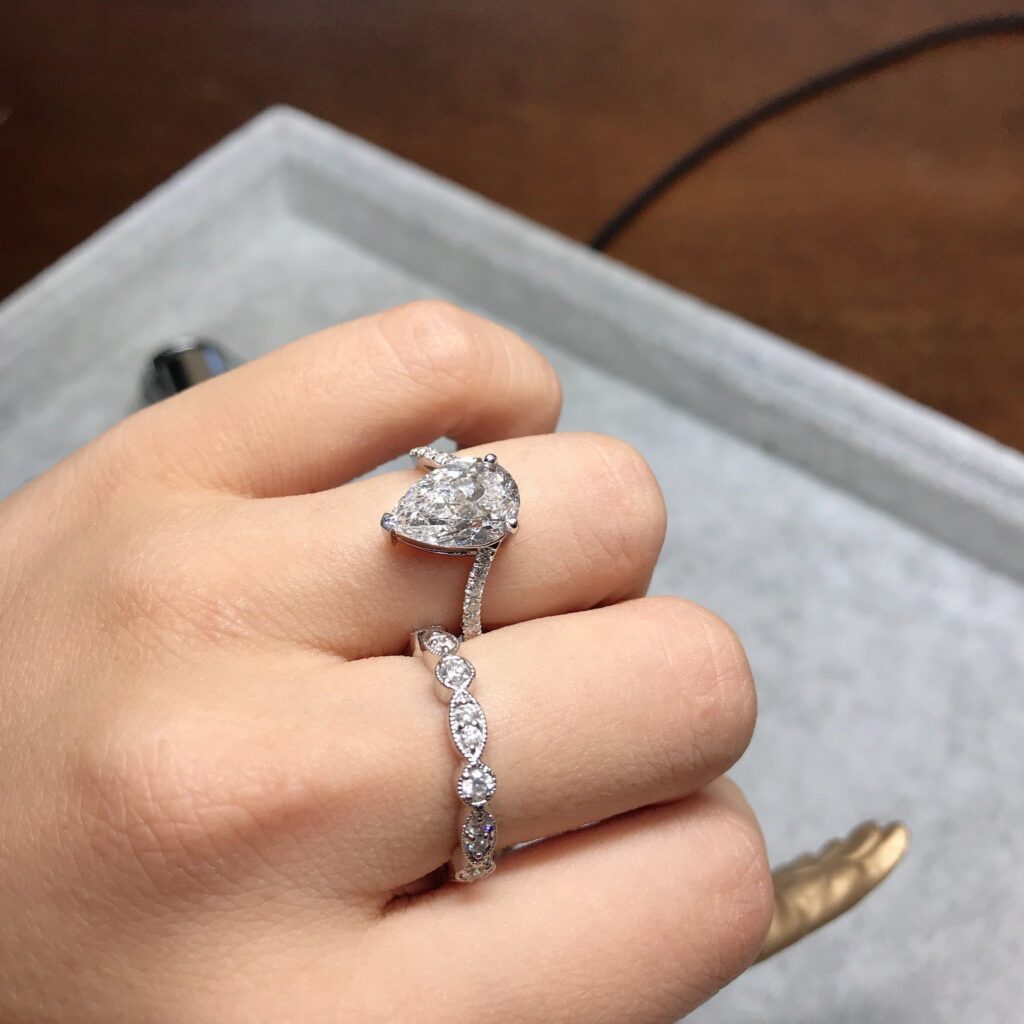 Pear Shape Diamond Engagement Rings